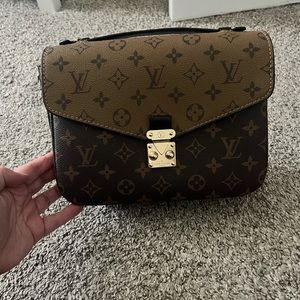 Louis Vuitton Pochette Métis